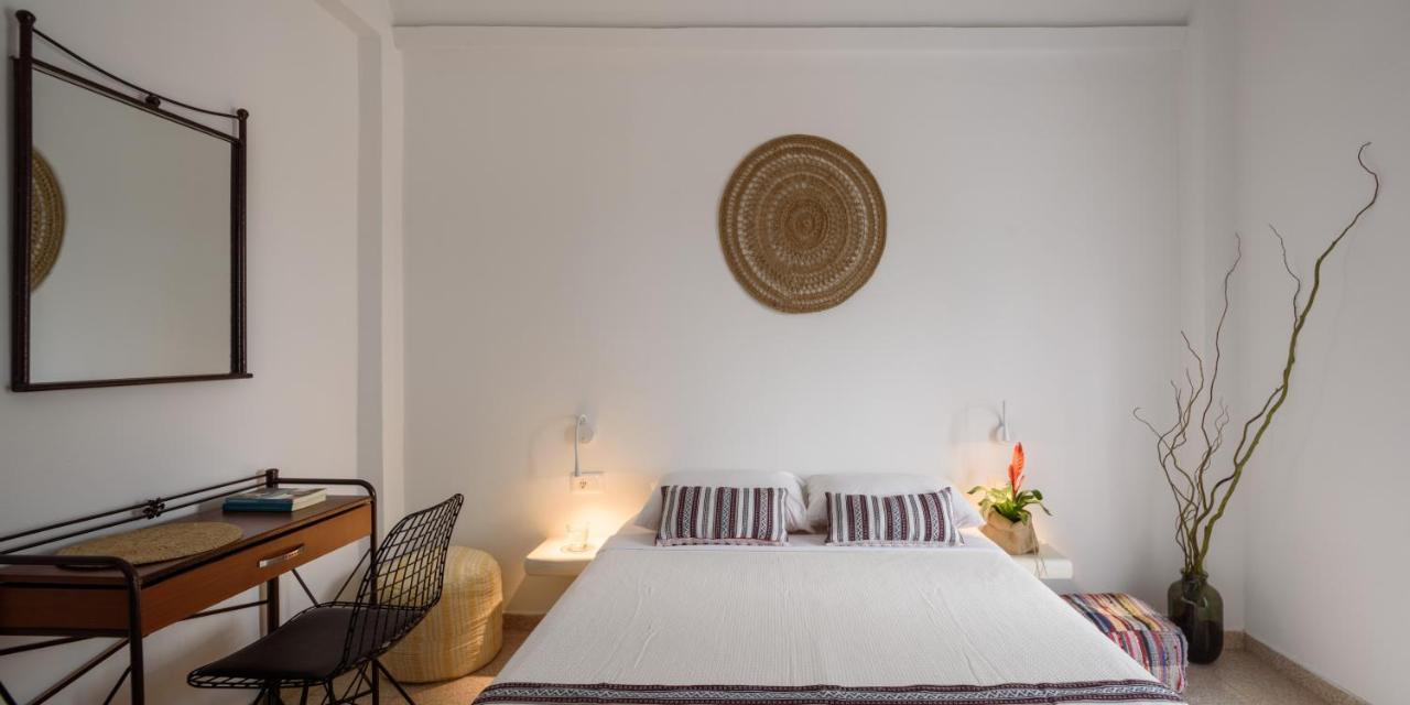 Cal Day Rooms Santorini Перисса Экстерьер фото