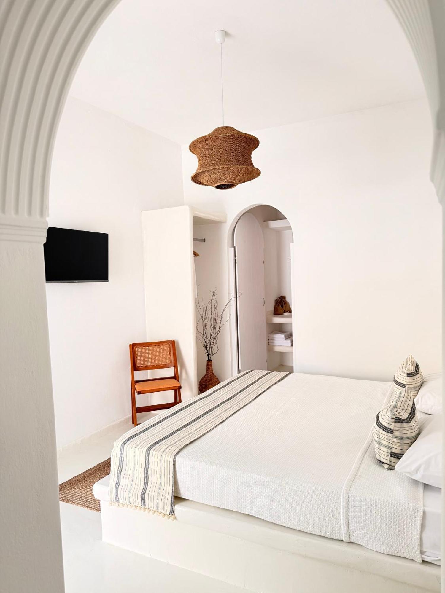 Cal Day Rooms Santorini Перисса Экстерьер фото